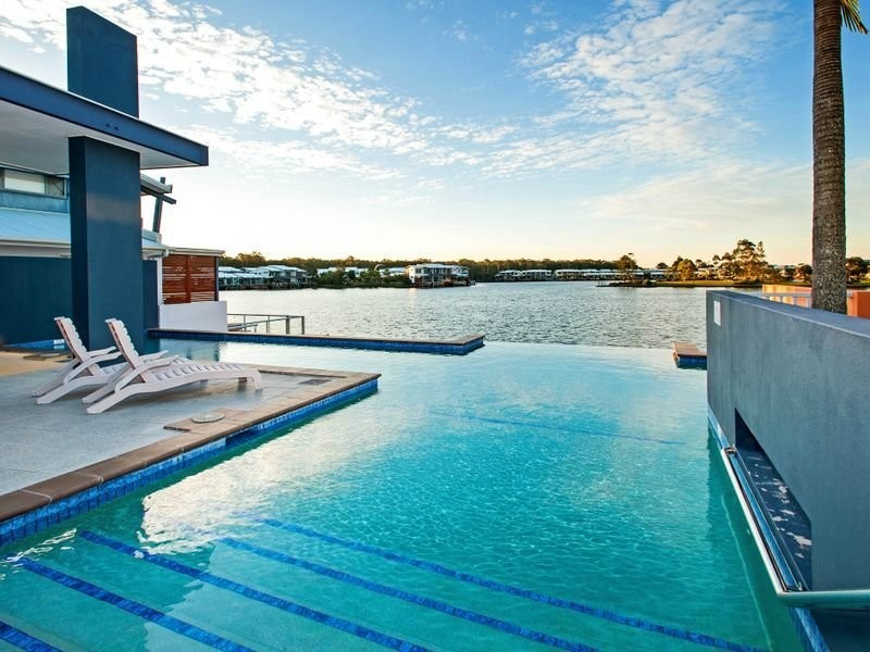 4/181 Lae Drive, Coombabah QLD 4216