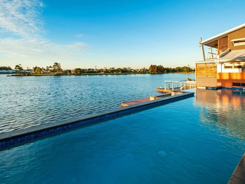 4/181 Lae Drive, Coombabah QLD 4216