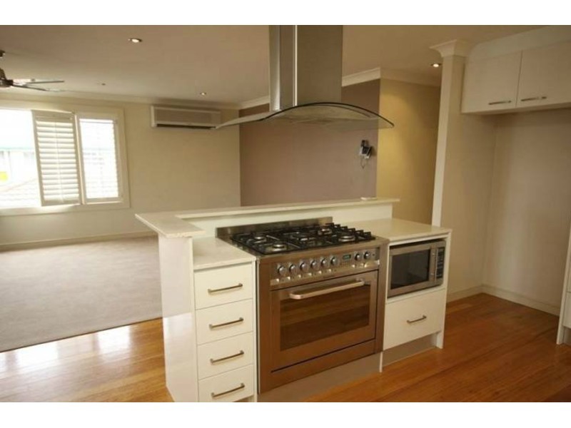2/54 Markham Avenue, Runaway Bay QLD 4216