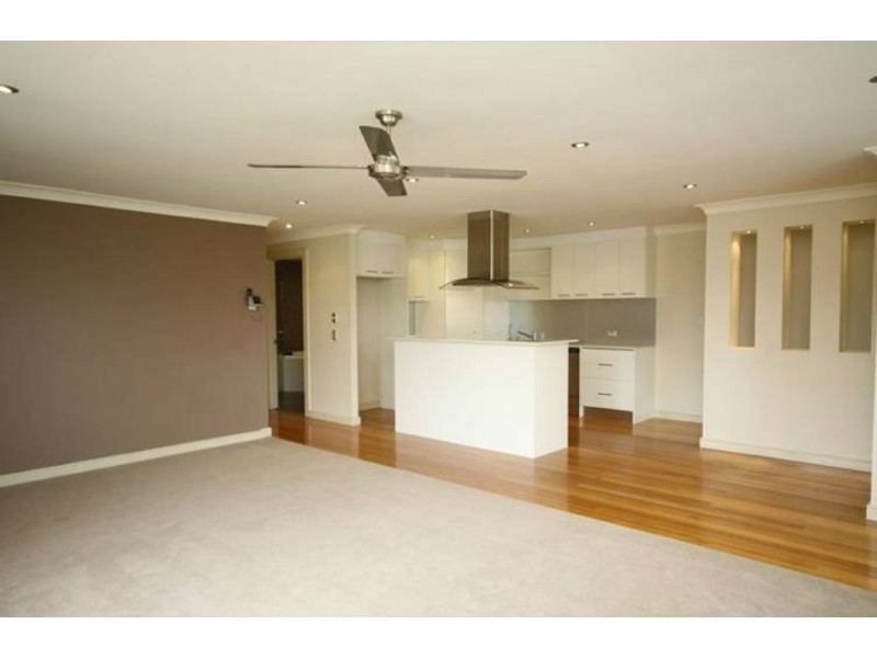 2/54 Markham Avenue, Runaway Bay QLD 4216