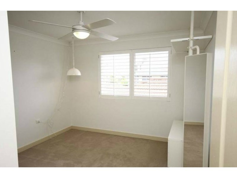 2/54 Markham Avenue, Runaway Bay QLD 4216