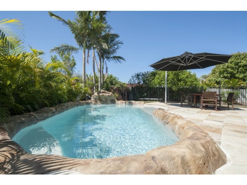 6 Frome Place, Coombabah QLD 4216