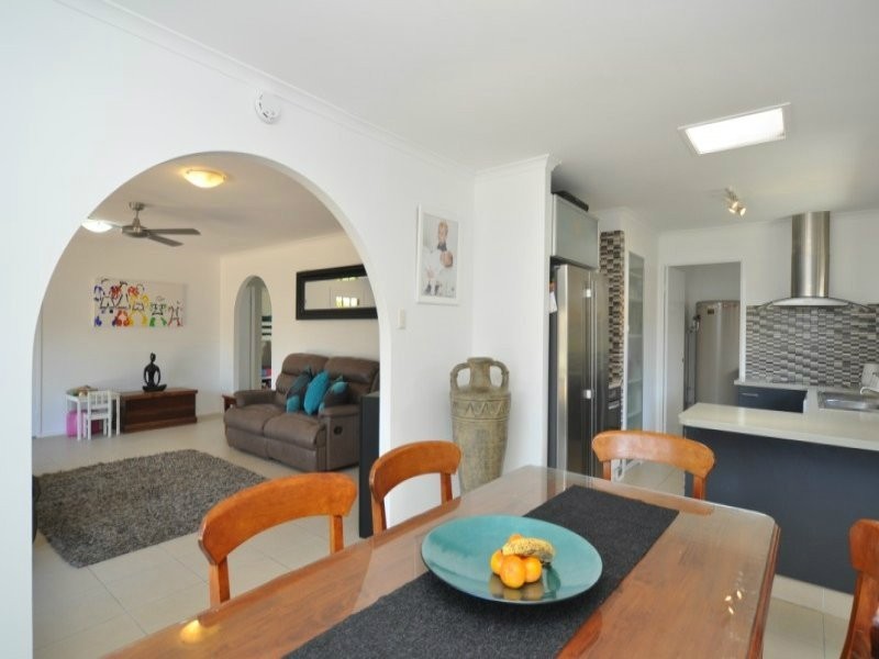 12 Wendoree Way, Coombabah QLD 4216