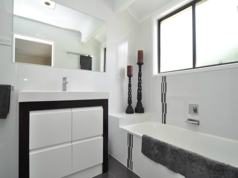 12 Wendoree Way, Coombabah QLD 4216