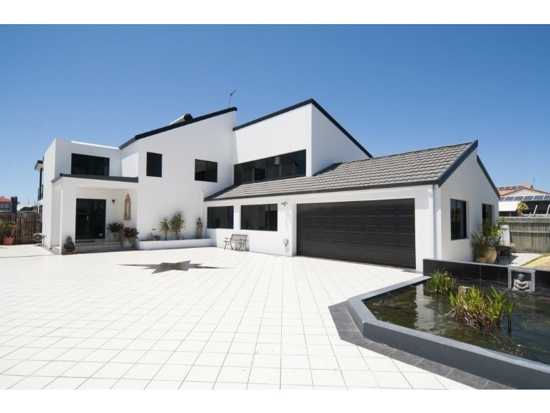 37 Oxley Drive, Paradise Point QLD 4216