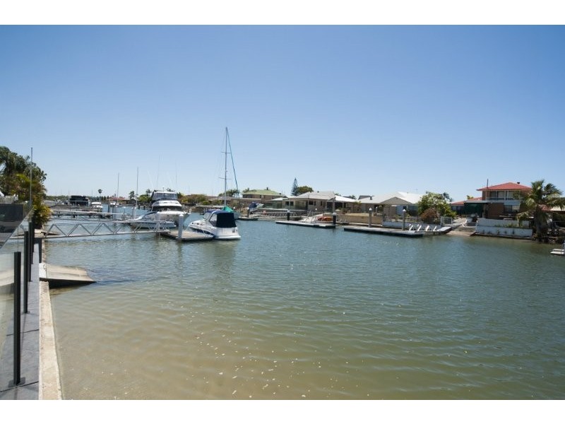 37 Oxley Drive, Paradise Point QLD 4216