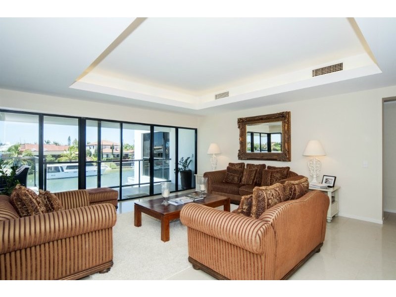 37 Oxley Drive, Paradise Point QLD 4216