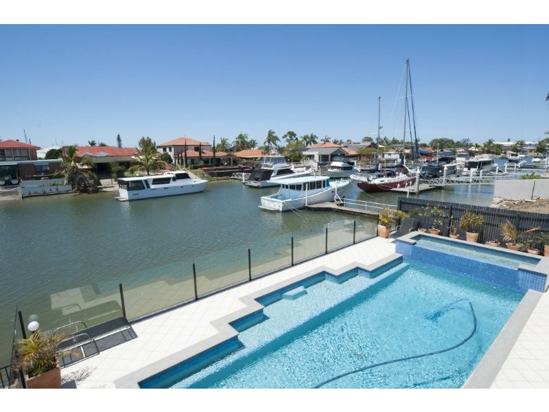 37 Oxley Drive, Paradise Point QLD 4216