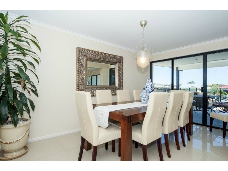 37 Oxley Drive, Paradise Point QLD 4216