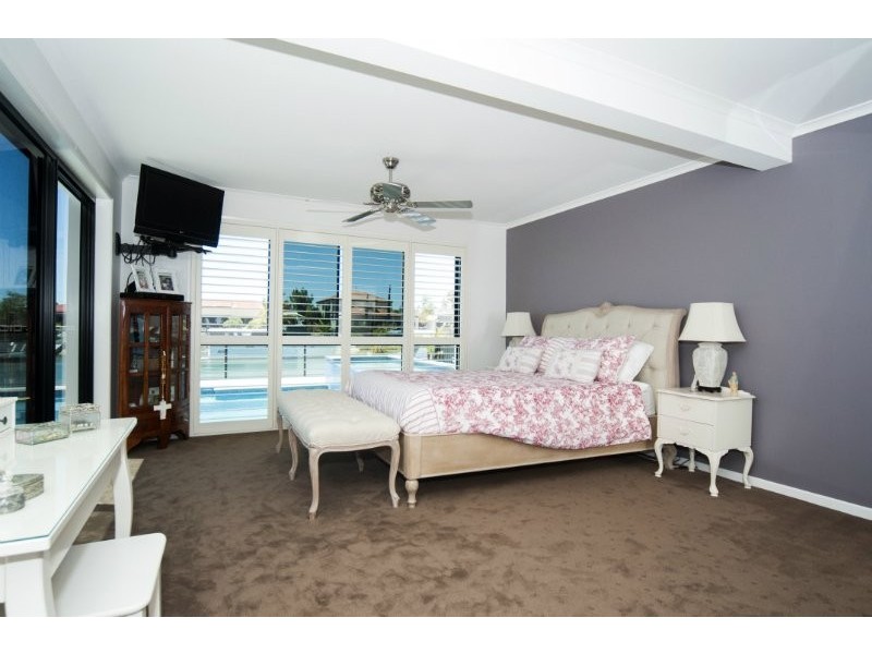37 Oxley Drive, Paradise Point QLD 4216