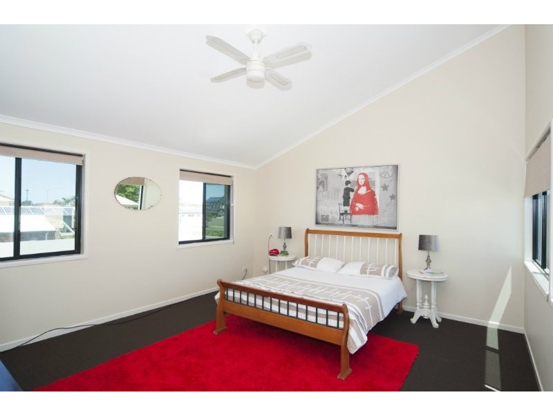 37 Oxley Drive, Paradise Point QLD 4216