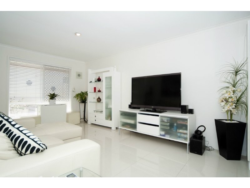 2/28 Nankeen Avenue, Paradise Point QLD 4216