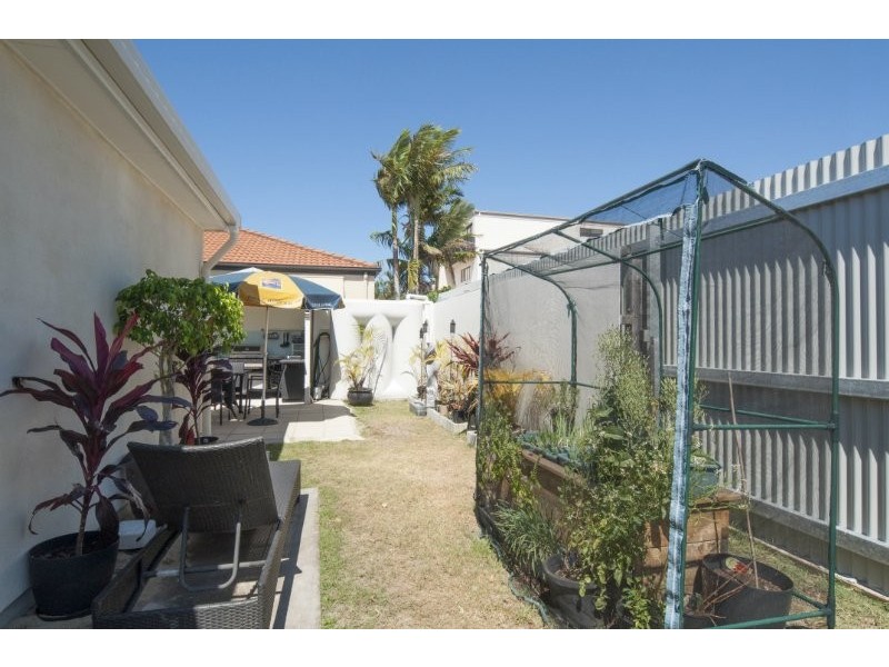 2/28 Nankeen Avenue, Paradise Point QLD 4216