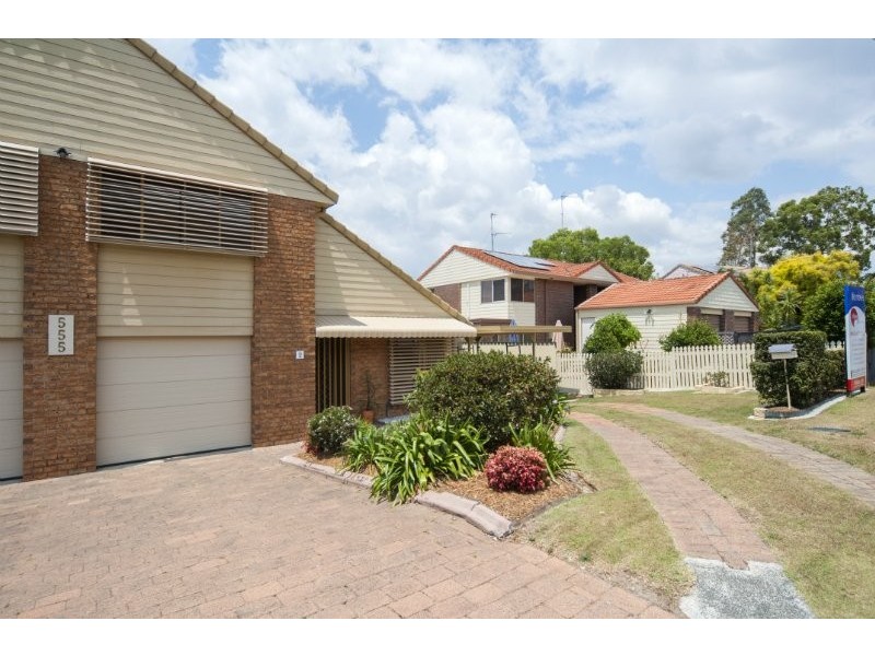 2/555 Pine Ridge Road, Biggera Waters QLD 4216