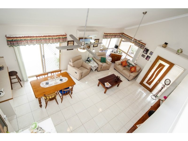 2/555 Pine Ridge Road, Biggera Waters QLD 4216