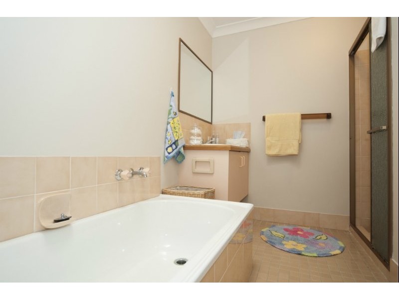 2/555 Pine Ridge Road, Biggera Waters QLD 4216