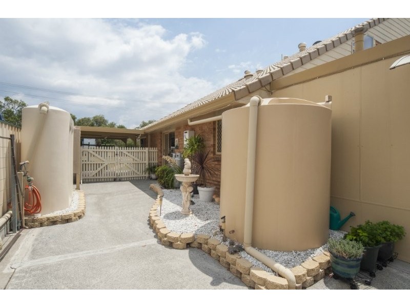 2/555 Pine Ridge Road, Biggera Waters QLD 4216