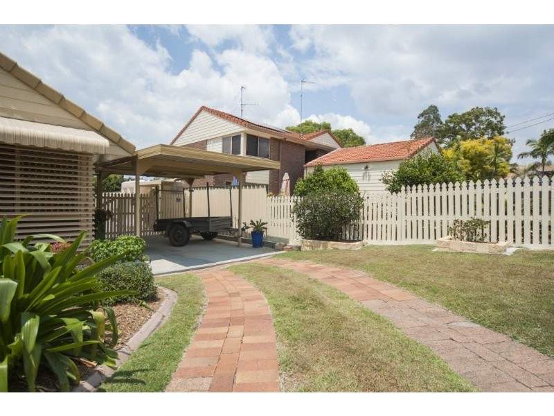 2/555 Pine Ridge Road, Biggera Waters QLD 4216