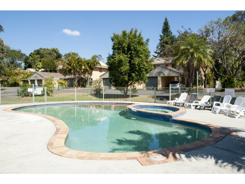 17/469 Pine Ridge Road, Runaway Bay QLD 4216