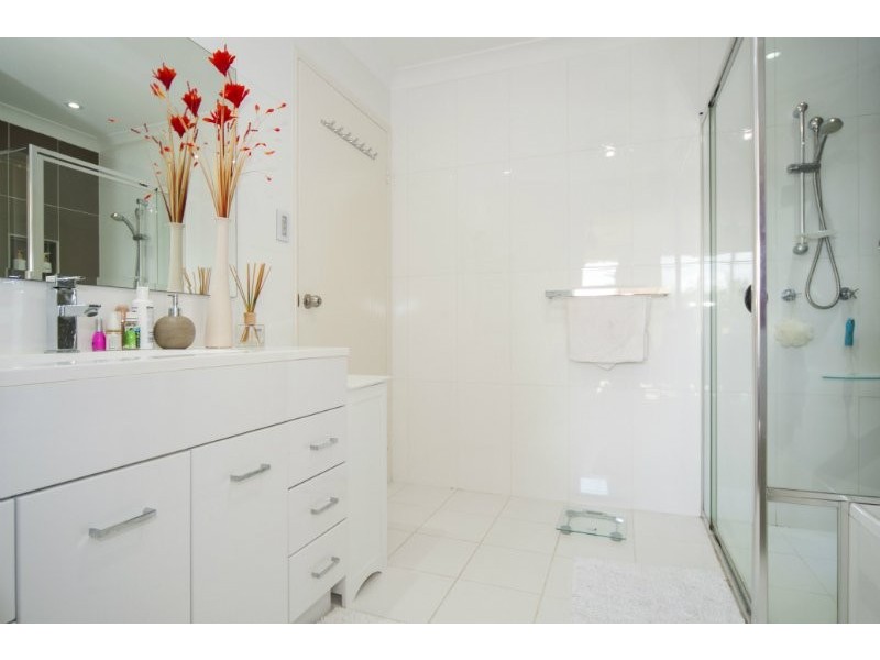 1/23 Coventry Court, Labrador QLD 4215