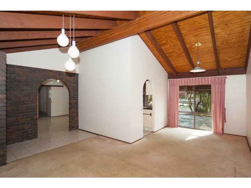 70 Oxley Drive, Paradise Point QLD 4216
