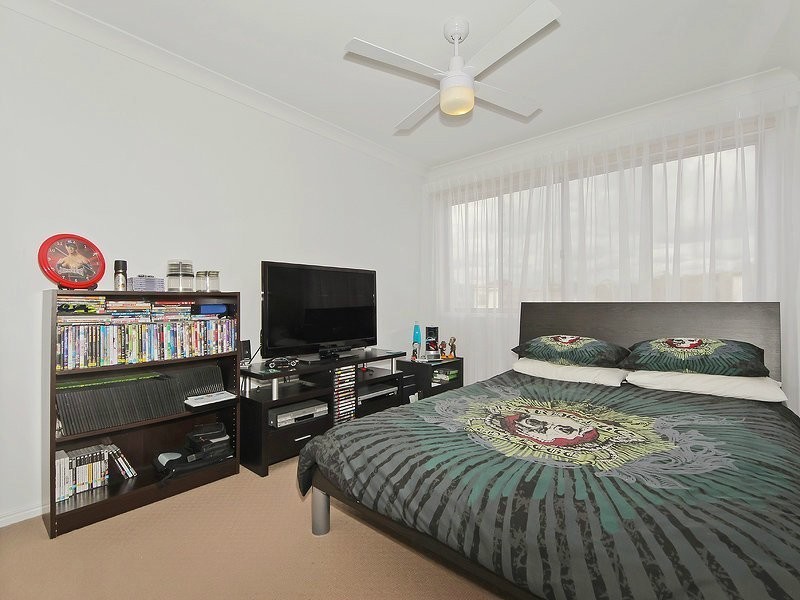 2/430 Pine Ridge Road, Coombabah QLD 4216