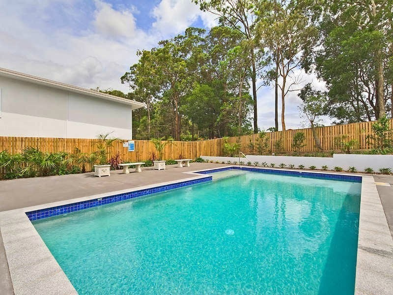 2/430 Pine Ridge Road, Coombabah QLD 4216