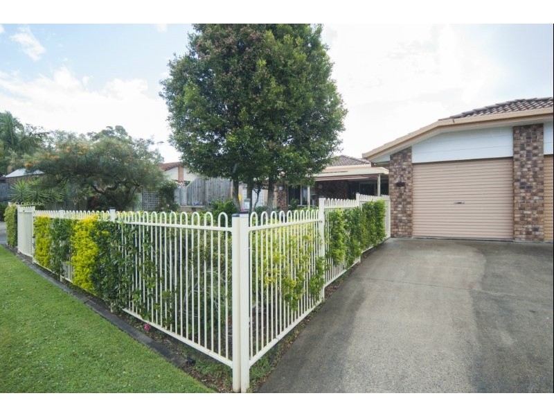 1/5 Clovelly Place, Labrador QLD 4215