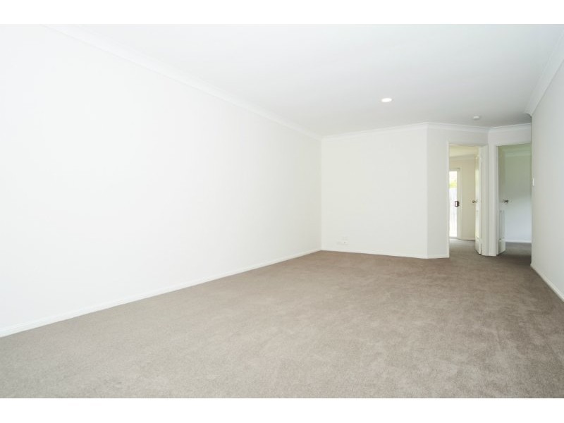 2/10 Clovelly Place, Labrador QLD 4215