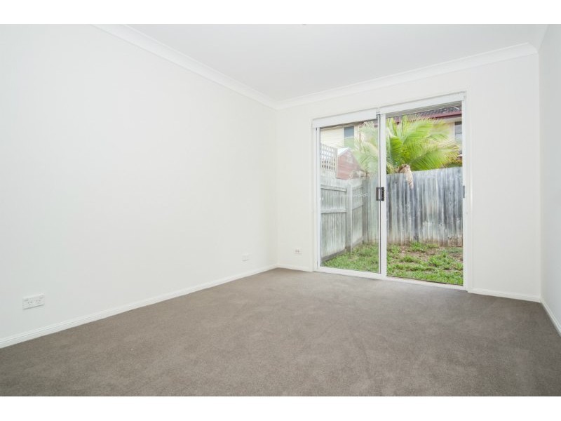 2/10 Clovelly Place, Labrador QLD 4215