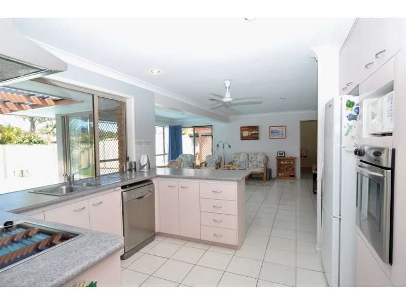 12 Waranga Way, Coombabah QLD 4216