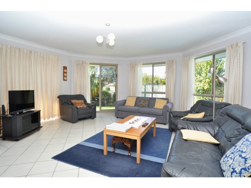 12 Waranga Way, Coombabah QLD 4216