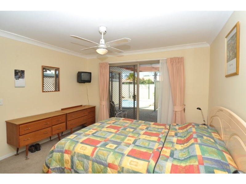 12 Waranga Way, Coombabah QLD 4216