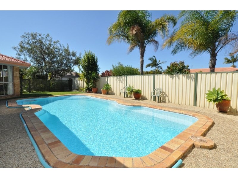 12 Waranga Way, Coombabah QLD 4216