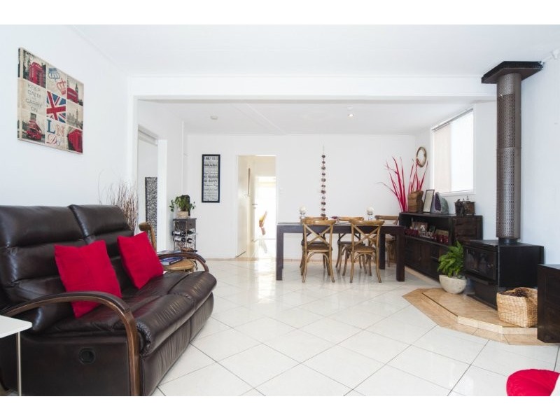 69 Poinsettia Avenue, Hollywell QLD 4216