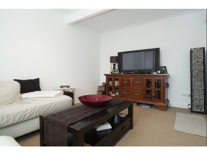 69 Poinsettia Avenue, Hollywell QLD 4216