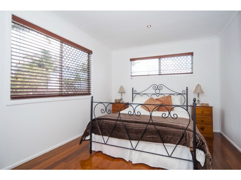 69 Poinsettia Avenue, Hollywell QLD 4216