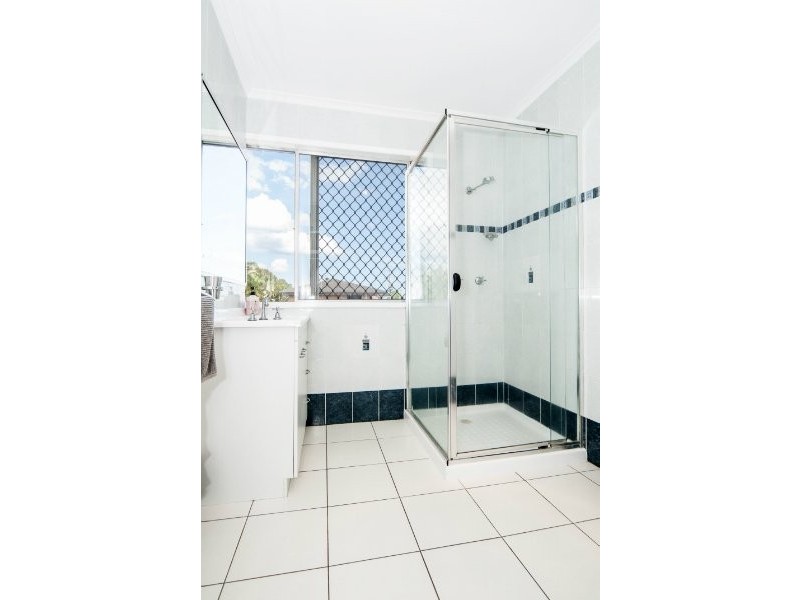 69 Poinsettia Avenue, Hollywell QLD 4216