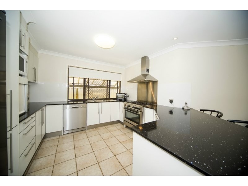 9 Waranga Way, Coombabah QLD 4216