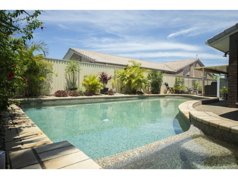 9 Waranga Way, Coombabah QLD 4216