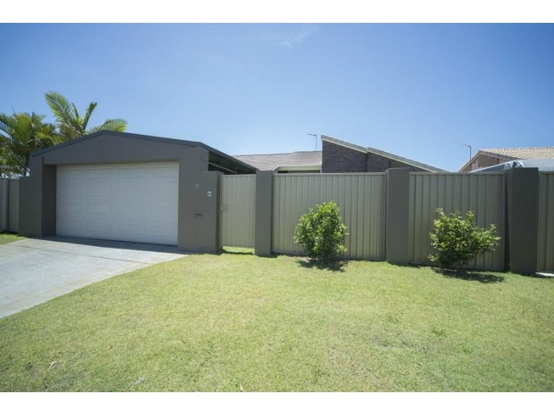 9 Waranga Way, Coombabah QLD 4216