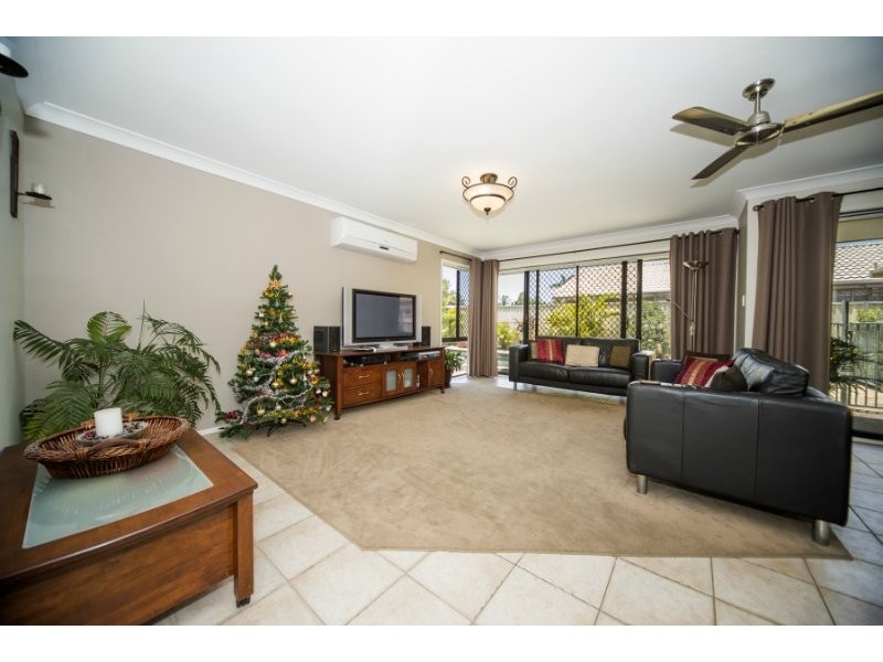 9 Waranga Way, Coombabah QLD 4216