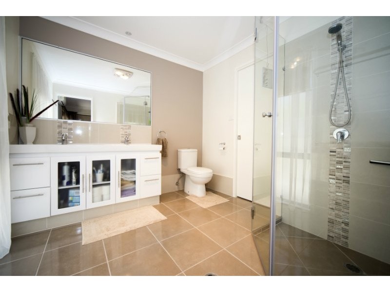 9 Waranga Way, Coombabah QLD 4216