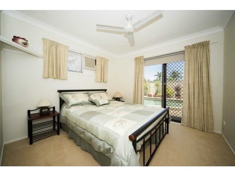 9 Waranga Way, Coombabah QLD 4216