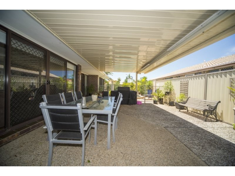 9 Waranga Way, Coombabah QLD 4216