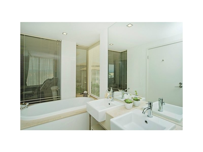 43/1743 Rialto Quay Drive, Hope Island QLD 4212