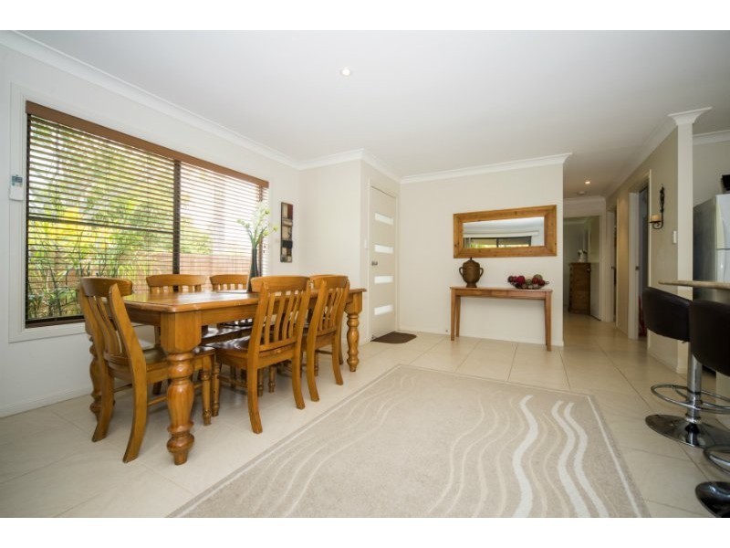 11 Coombe Avenue, Hope Island QLD 4212