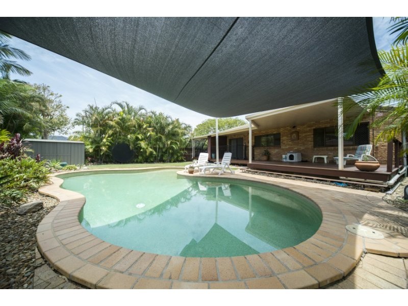 11 Coombe Avenue, Hope Island QLD 4212