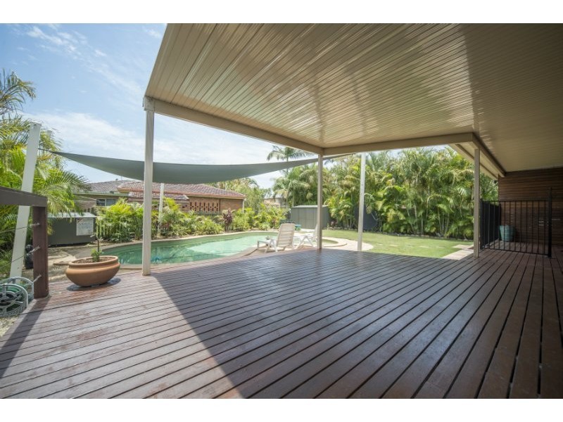 11 Coombe Avenue, Hope Island QLD 4212