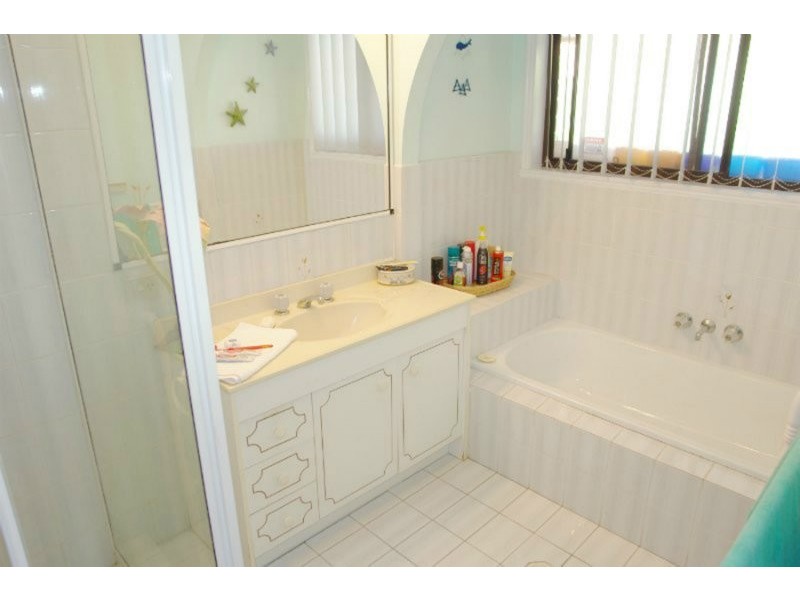 17 Rason Way, Coombabah QLD 4216